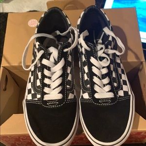 Boy’s Vans Old Skool sneakers